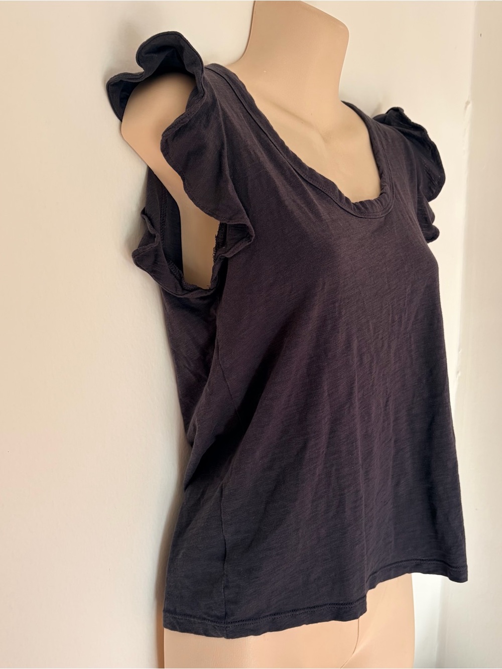 LOFT Charcoal Grey Ruffle Sleeve Tank Top Tee Size XS SOFT!